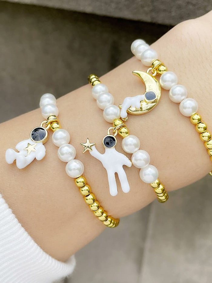 Bracelet perlé vintage irrégulier en émail de perle d'imitation en laiton