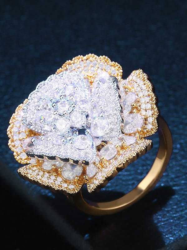 Bague de luxe en laiton avec zircon cubique et fleur