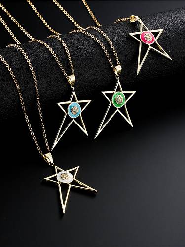 Collar con colgante de estrella de cinco puntas de tendencia de esmalte de diamantes de imitación de latón