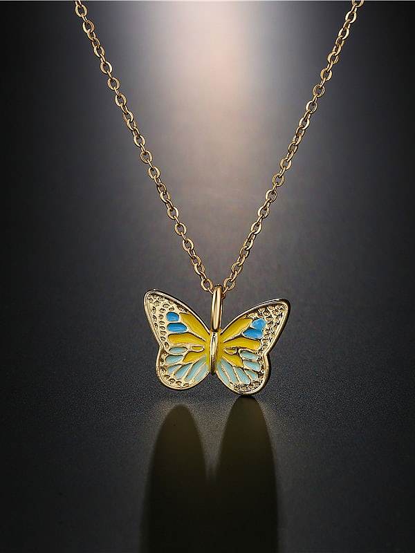 Collar con colgante de mariposa de esmalte de diamantes de imitación de latón