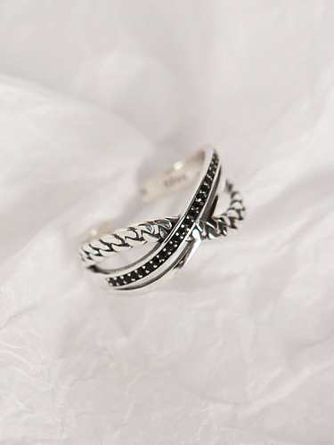 Stapelbarer Ring aus 925er Sterlingsilber mit weißen Strasssteinen und geometrischem Trend