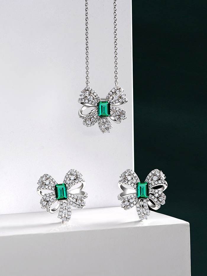 Collier délicat papillon vert diamant à haute teneur en carbone en argent sterling 925