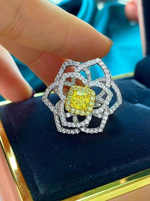 Bague délicate fleur jaune diamant à haute teneur en carbone en argent sterling 925