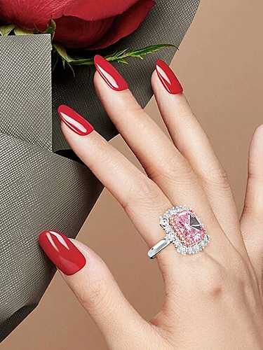Geometrischer Luxusring aus 925er Sterlingsilber mit hohem Karbondiamanten in Rosa