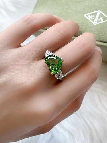 Anillo de banda de lujo con corazón verde de diamante de alto carbono de plata de ley 925