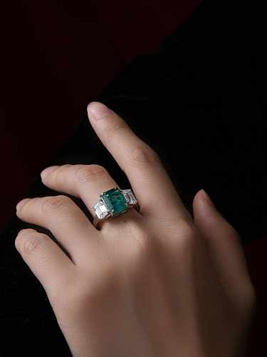 Anillo de banda de lujo geométrico verde de diamante de alto carbono de plata de ley 925