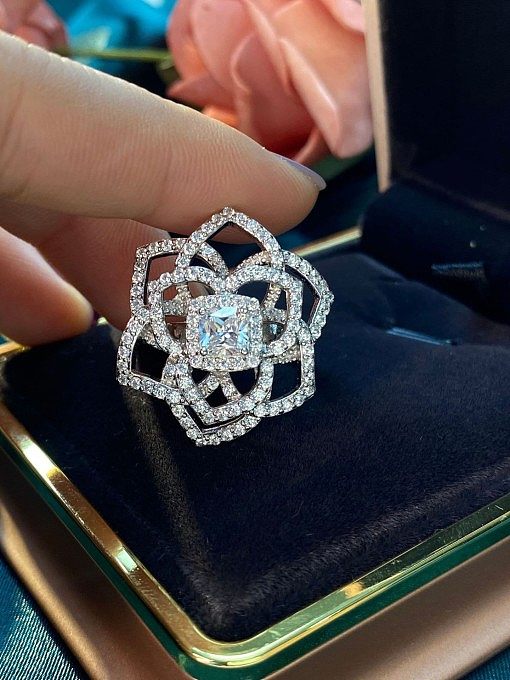 Ring aus 925er Sterlingsilber mit hohem Karbon-Diamant und gelber Blume