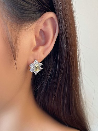 Boucle d'oreille de luxe géométrique en diamant à haute teneur en carbone en argent sterling 925
