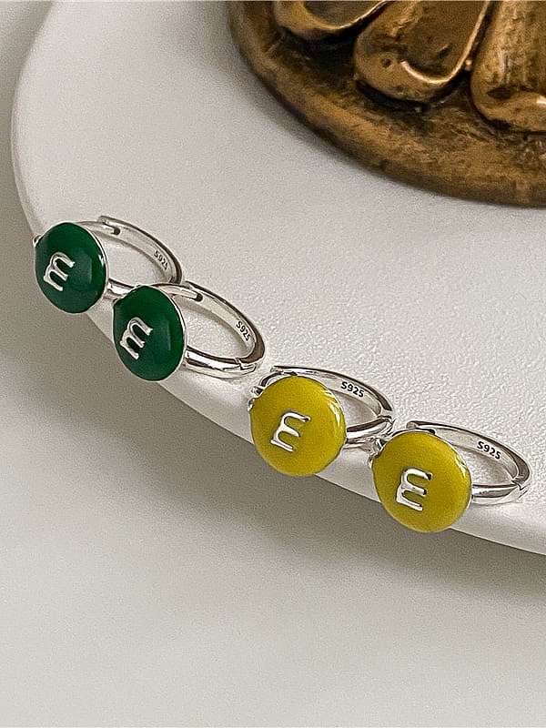 Boucles d'oreilles mignonnes en argent sterling 925 avec lettre émaillée