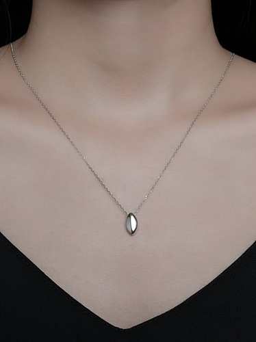 925 Sterling Silver Smooth Leaf Minimalist Pendant Necklace