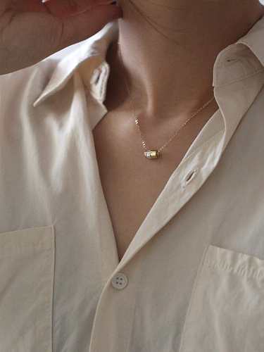 Geometrische zierliche Halskette aus 925er Sterlingsilber mit Strasssteinen