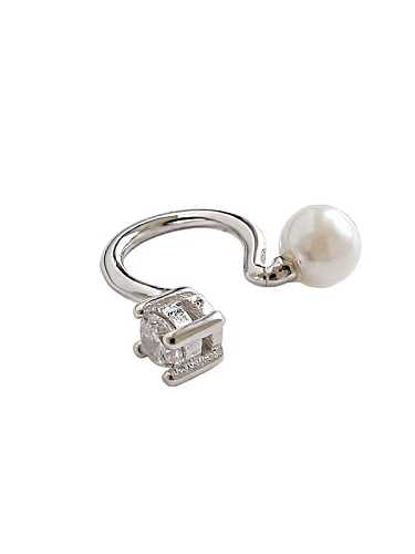 Pendiente de clip minimalista geométrico blanco perla de imitación de plata de ley 925