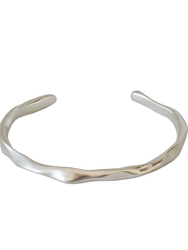 Bracelete de punho minimalista irregular de prata esterlina 925 suave