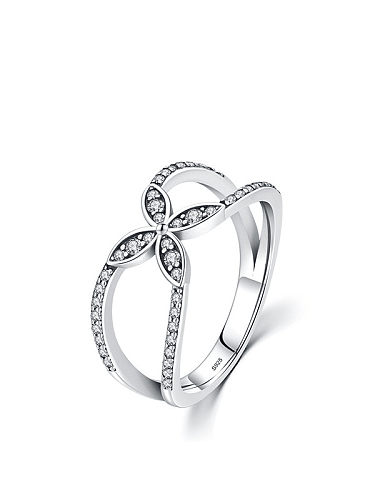 Minimalistischer stapelbarer Ring aus 925er Sterlingsilber mit Zirkonia-Blume