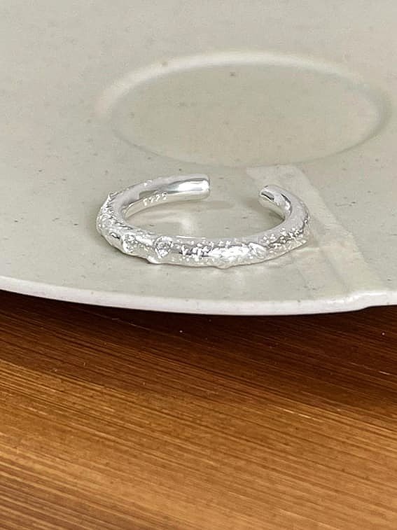 Anel de banda de prata esterlina 925 strass minimalista com formato especial