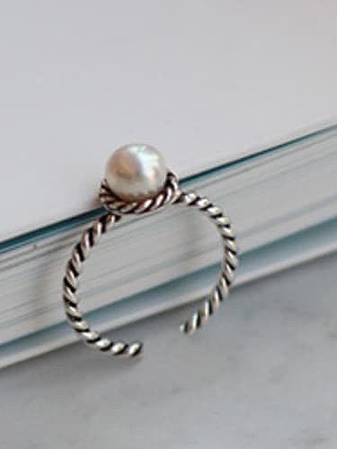 925 Sterling Silver Freshwater Pearl Vintage Solitaire Ring