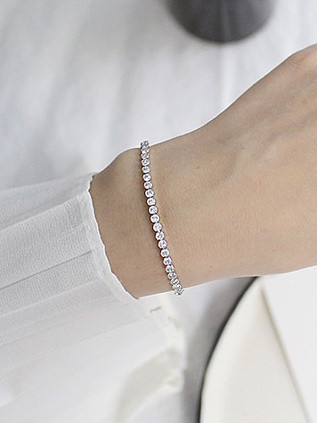Bracelet ajustable en argent avec perles cloutées de zircon cubique