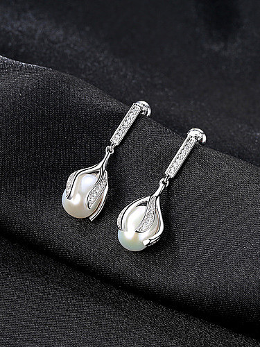 Sterling silver with 3A zircon natural freshwater pearl buds earrings