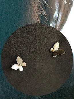 Minimalistischer Ohrstecker aus 925er Sterlingsilber mit Schmetterling