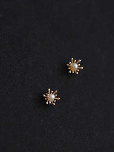 925 Sterling Silver Imitation Pearl Flower Dainty Stud Earring