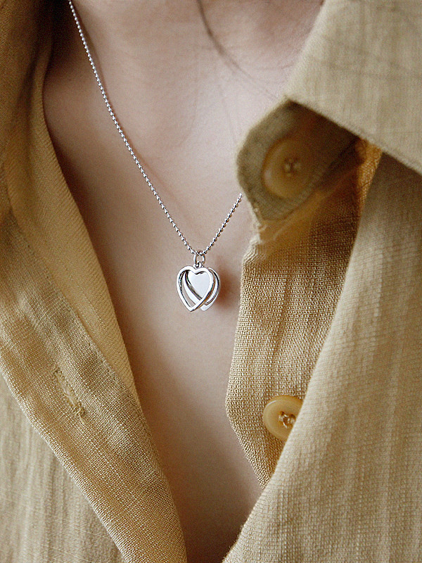 Collar de plata de ley 925 con medallón de corazón simplista suave