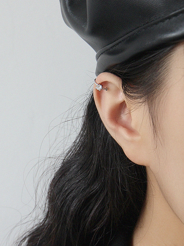 Boucles d'oreilles à clip simple géométrique simple en argent sterling 925 avec zircon cubique