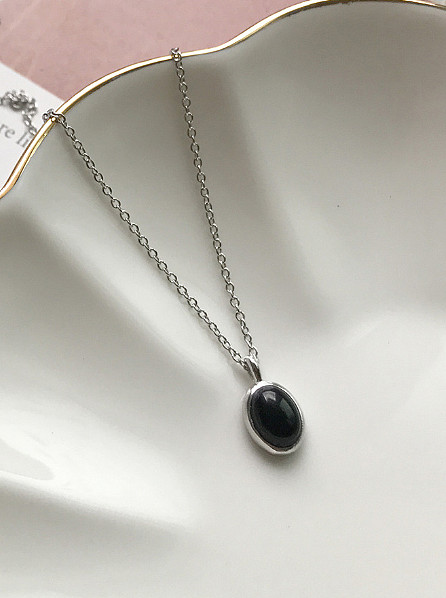 Klassische schwarze Halbedelstein-Halskette aus Sterlingsilber
