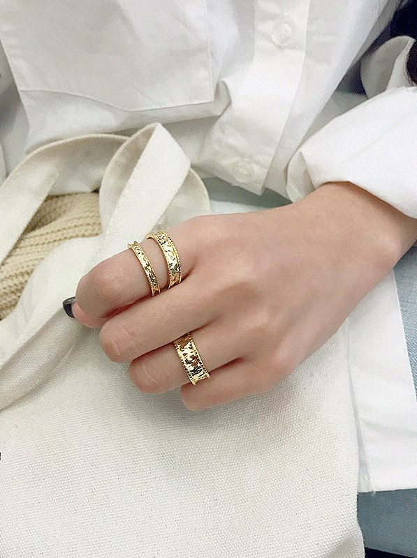 Plata de ley 925 con anillos de tamaño libre redondos clásicos arrugados chapados en oro