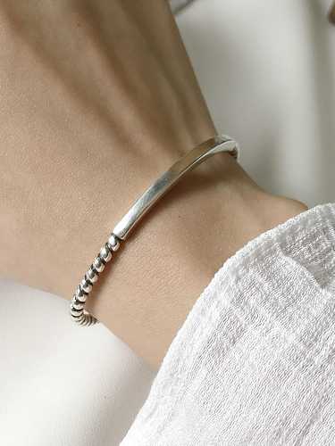 Brazalete de plata de ley 925 minimalista con giro suave