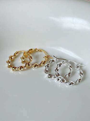 Boucles d'oreilles créoles minimalistes en argent sterling 925 avec ondulation irrégulière de l'eau