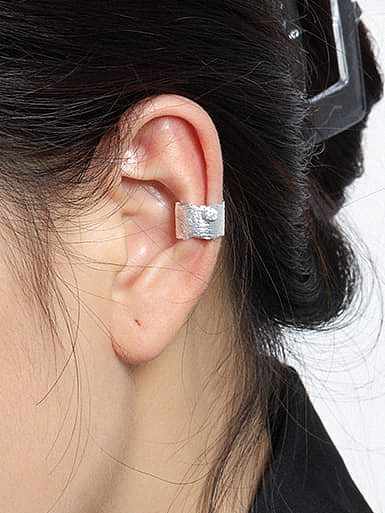 Boucle d'oreille unique minimaliste irrégulière avec strass en argent sterling 925
