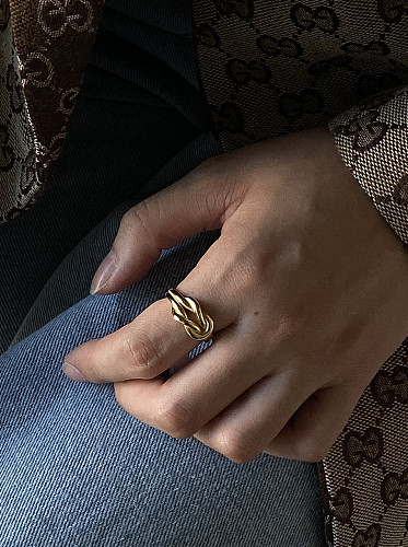 Plata de ley 925 con anillos de tamaño libre irregulares lisos y simplistas chapados en oro