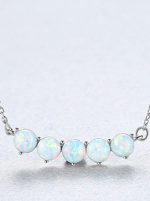 Halskette aus Sterlingsilber mit bunten Opalen