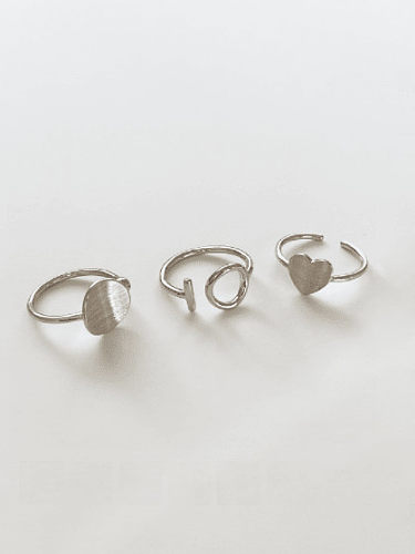 خاتم الفضة الاسترليني المصقول الحب الحرة الحجم