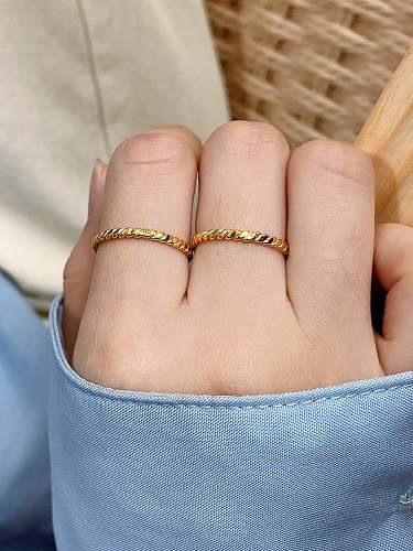 Minimalistischer geflochtener Ring aus 925er Sterlingsilber in freier Größe