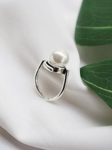 Anillo minimalista de tamaño libre con perla de imitación blanca de plata de ley 925