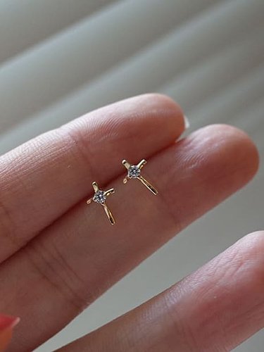 Boucles d'oreilles minimalistes en forme de croix avec strass en argent sterling 925