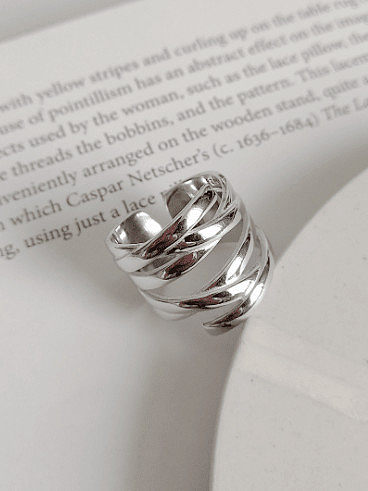 925er Sterlingsilber mit platinierten geometrischen Persönlichkeits-Statement-Ringen