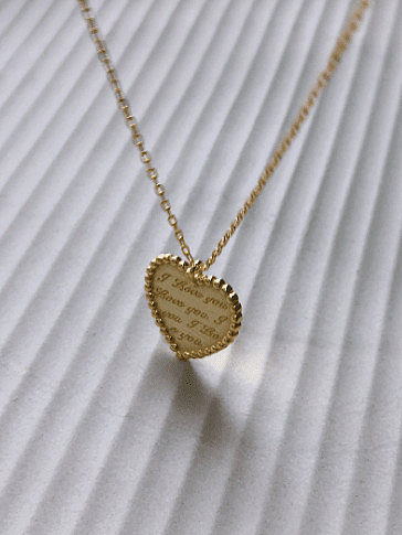 Collier en argent sterling 925 avec médaillon en forme de cœur simpliste plaqué or