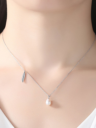 Sterling silver leaf shaped natural freshwater pearl necklace