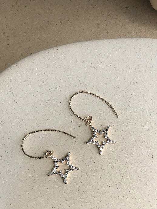 Boucle d'oreille crochet tendance étoile en argent sterling 925 avec oxyde de zirconium