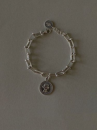 925 Sterling Silver Geometric Vintage Queen Coin Link Bracelet
