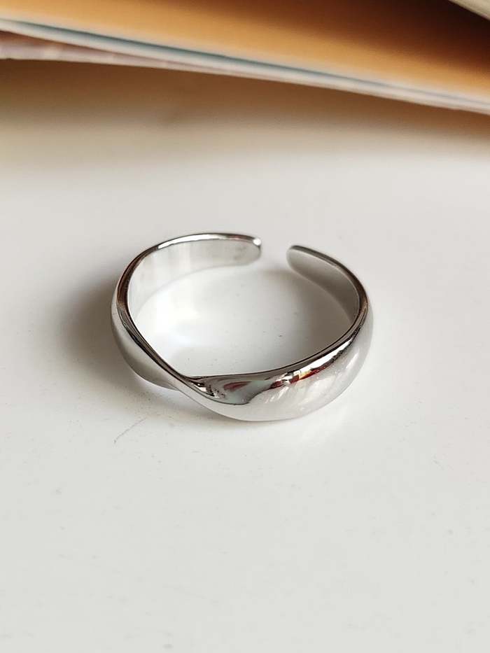 925 Sterling Silver Irregular Minimalist Twist Free Size Midi Ring