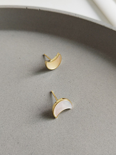Boucles d'oreilles en argent sterling 925 avec coquille de lune délicate plaquée or 18 carats