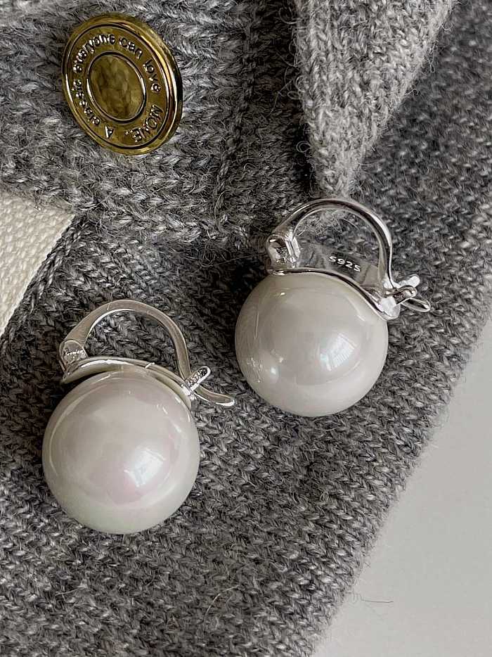 Boucle d'oreille Huggie minimaliste boule ronde en argent sterling 925 avec perle d'imitation
