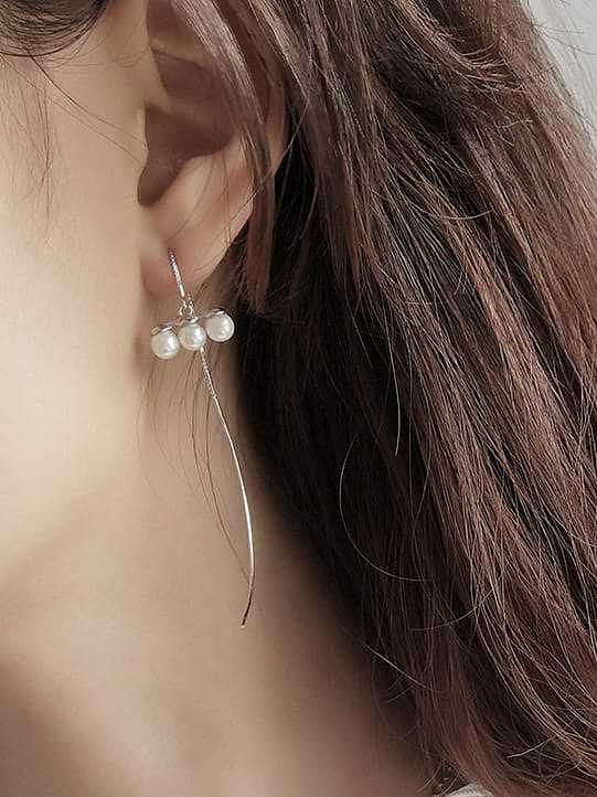 Pendiente de línea de oreja ajustable de perla de imitación de plata de ley 925
