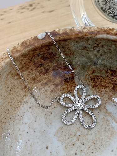 Collar minimalista de flores de diamantes de imitación de plata de ley 925