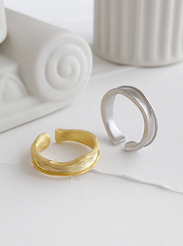 Anéis de prata esterlina 925 folheados a ouro superfície irregular simplista tamanho livre
