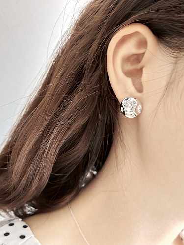 Boucles d'oreilles à tige en métal de forme minimaliste en argent sterling 925
