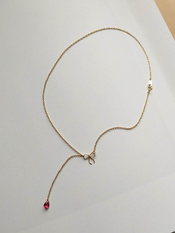 Minimalistische Lariat-Halskette aus 925er Sterlingsilber mit Zirkonia und roter Quaste